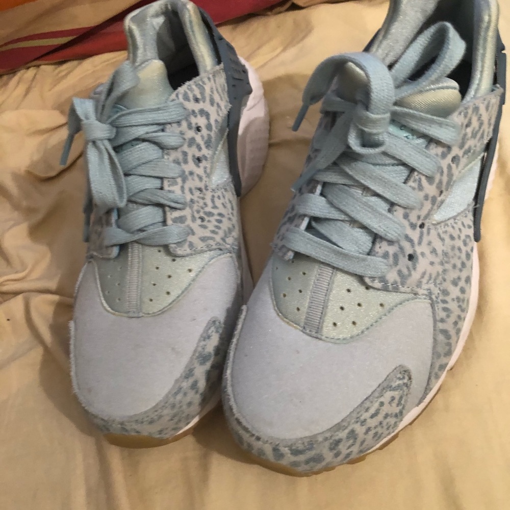 Huaraches - Picture 2 of 2